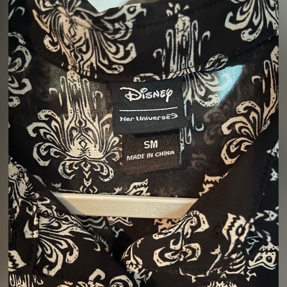 Her Universe Disney The Haunted Mansion Sheer Button Up Size Small - Picture 2 of 4